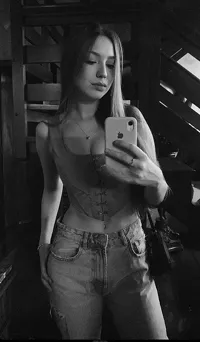Acompanhante Lilly, ruiva branquinha e namoradinha